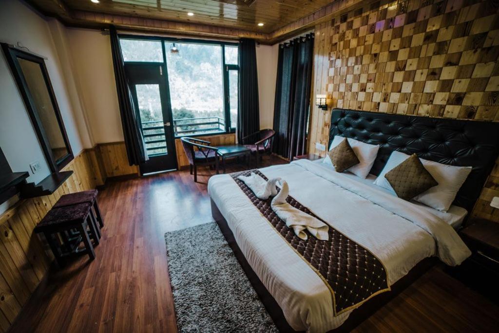 Hotel Black Magic Manāli Dış mekan fotoğraf